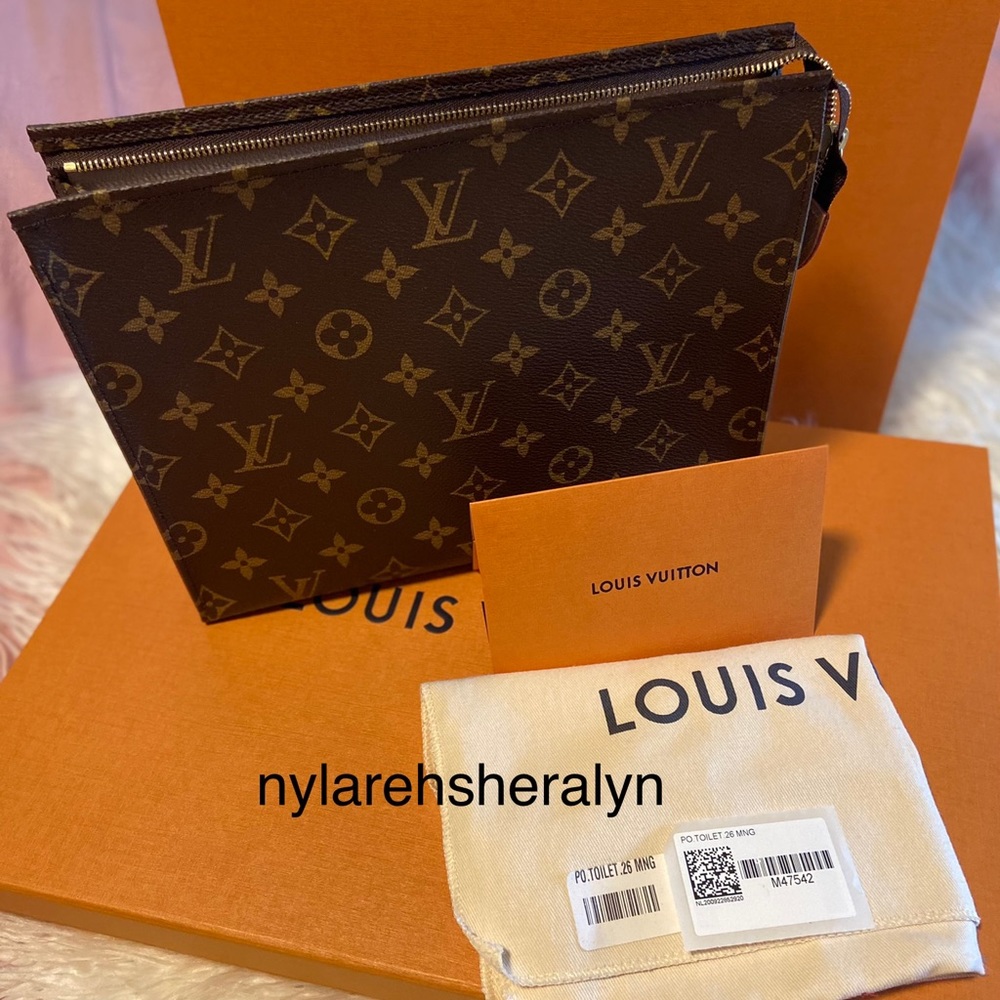 Louis Vuitton Toiletry 26